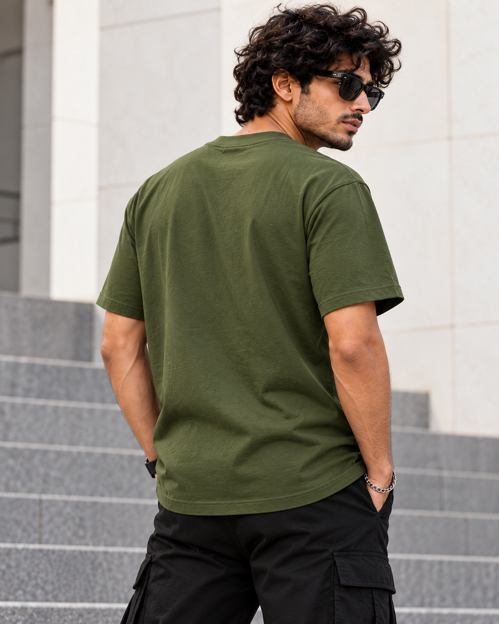 Big Dreams, Bold Moves – Streetwear Bear T-Shirt
